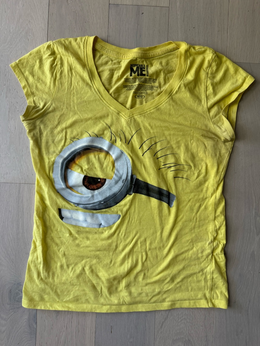 despicable me minion face tee
